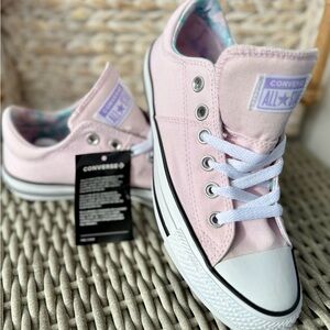 NWT *RARE* Converse Women's Light Pink & Tie Dye All Star Madison Ox Sneakers